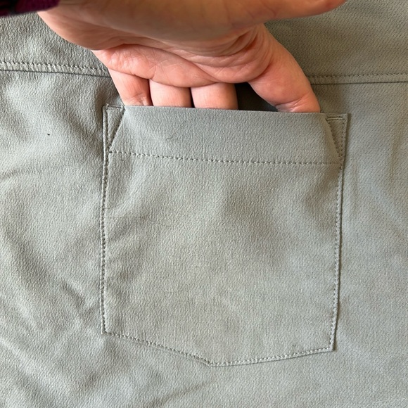 {Free Fly} Bamboo Activewear Hiking Cuffed Shorts - Picture 6 of 7